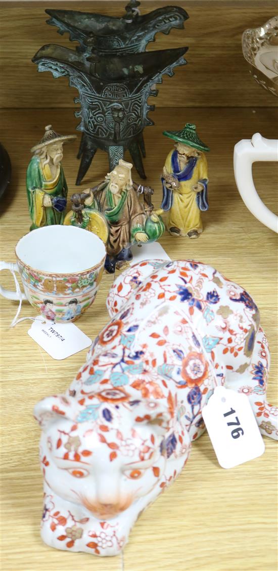 A 19th century Canton cup and a small group of modern Chinese decorative items,